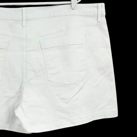 Terra & Sky Women's Vivid White Stretch A-Line Denim Shorts Plus Size 26W NWT - Picture 4 of 10